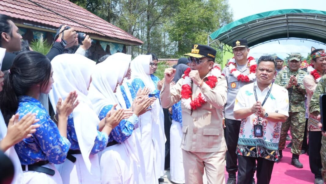 Sinergi TNI-Polri dan Pemda Kalteng Motivasi Ratusan Pelajar di Kecamatan Balai Riam