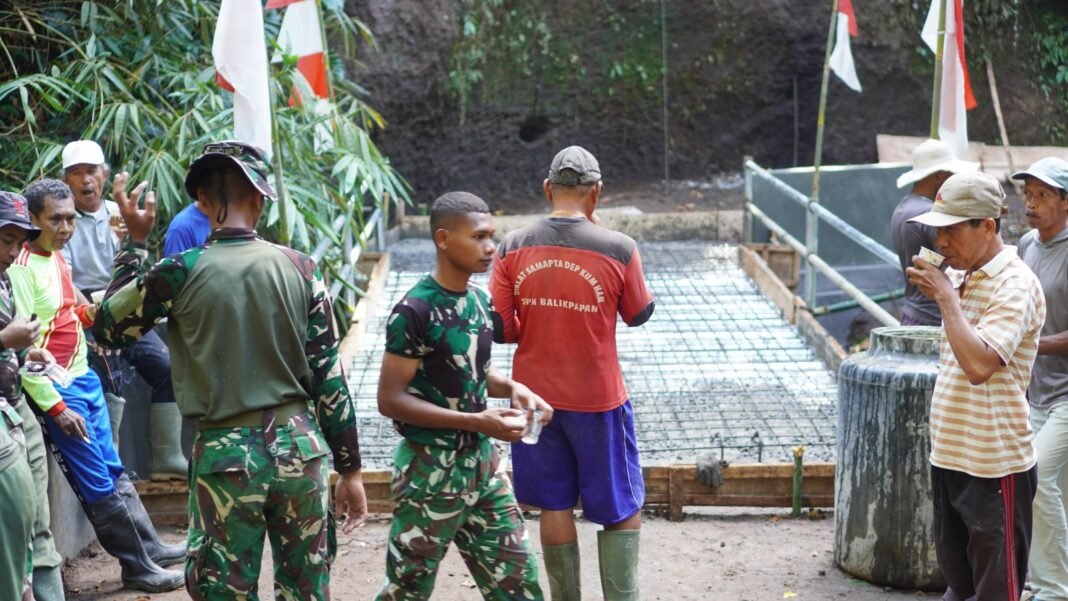Semangat Gotong Royong Membangun Jembatan Garuda, Bukti Nyata TNI Menyatu Dengan Rakyat