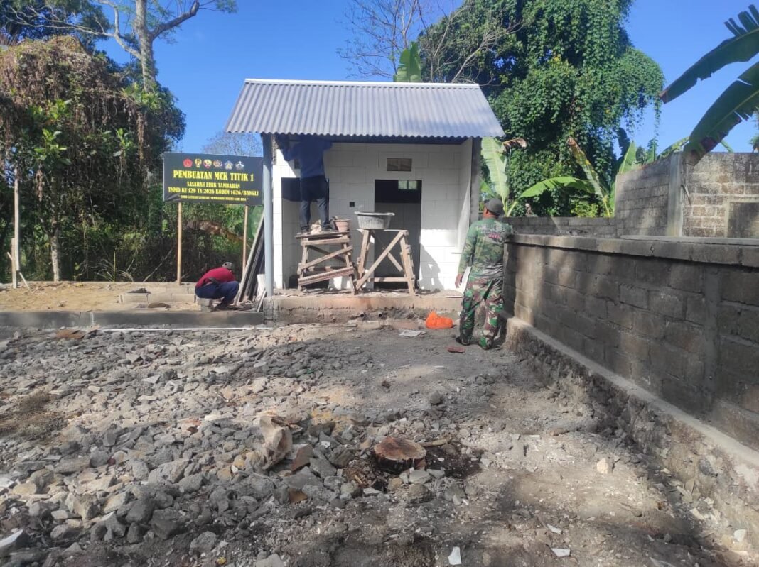 Pencapaian 80 Persen Pembangunan MCK Berkat Kerja Sama TNI dan Masyarakat