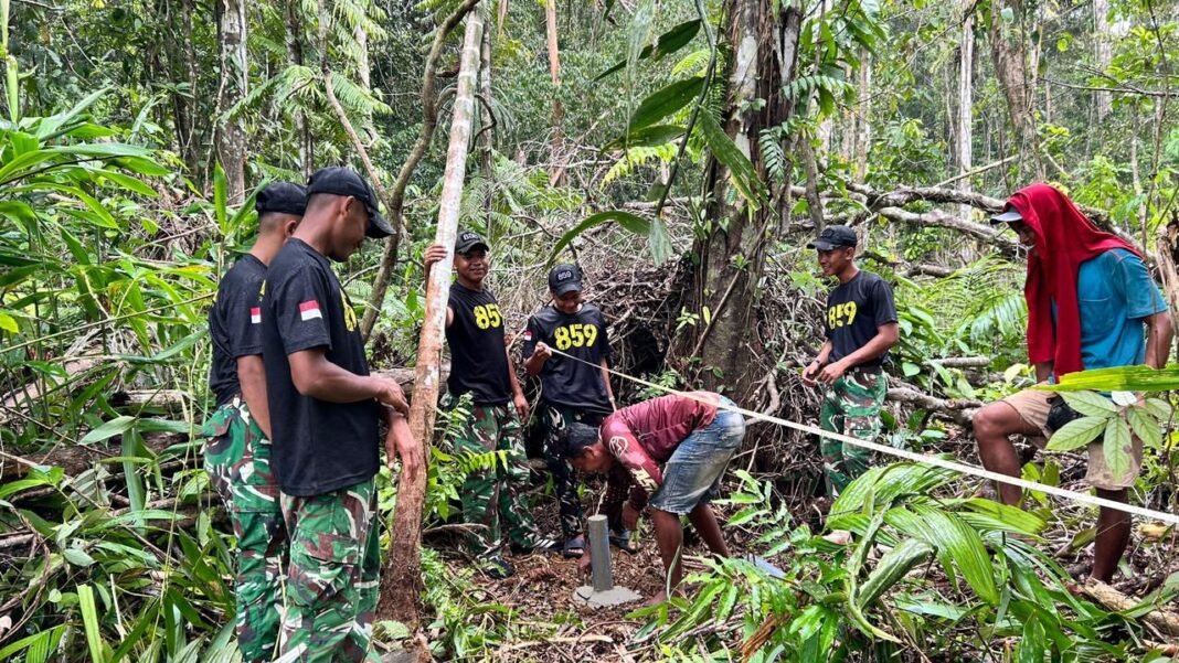 Dukung Sarana Religi di Papua, Yonif TP 859/RBK Bantu Bersihkan Lokasi Gereja di Kampung Wakre