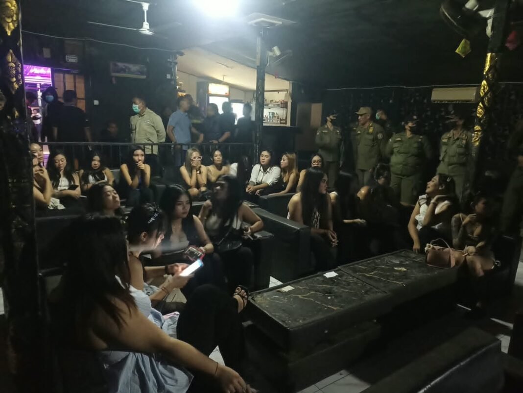 Wujudkan Klungkung Bersih Narkoba, BNNK dan Aparat Gabungan Sasar Pengunjung Hiburan Malam