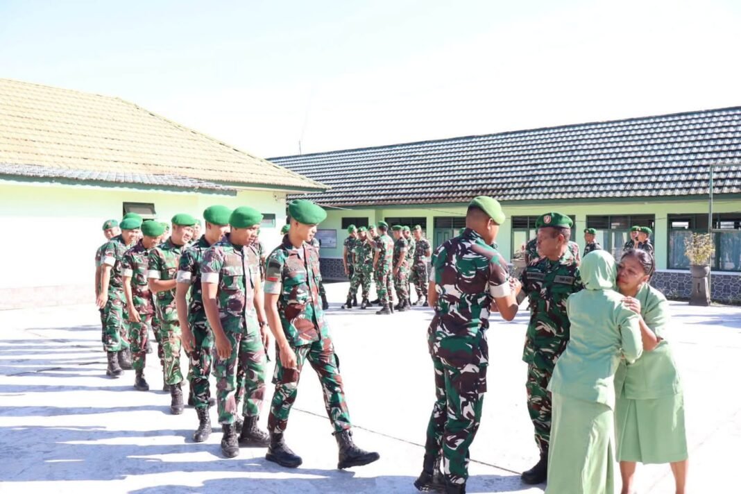 Dandim 1613/Sumba Barat Pimpin Upacara Perpisahan Prajurit yang Memasuki Masa Pensiun