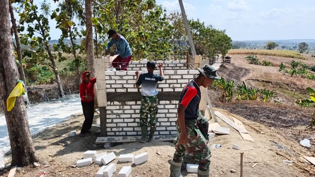 Satgas TMMD 129 Bersama Warga Dusun Bakon Banjir Kebahagiaan Dalam Proyek Tandon Air Bersih