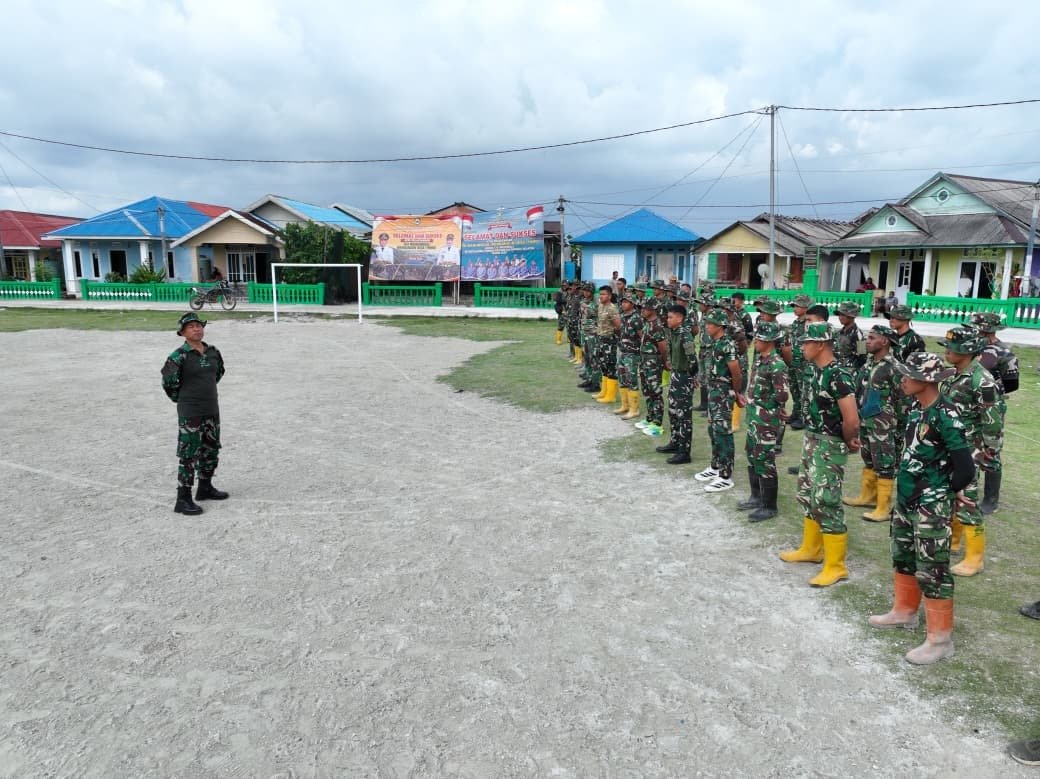 Apel Satgas TMMD di Desa Umbele oleh Komandan SSK