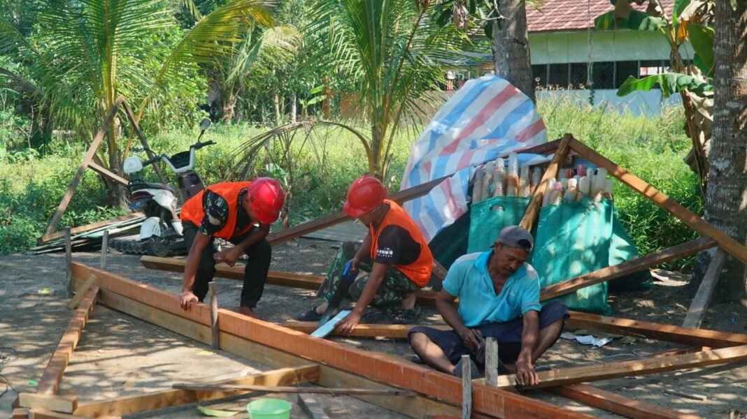 Sinergi Satgas TMMD dengan Masyarakat dalam Proyek RTLH Bapak Masrani