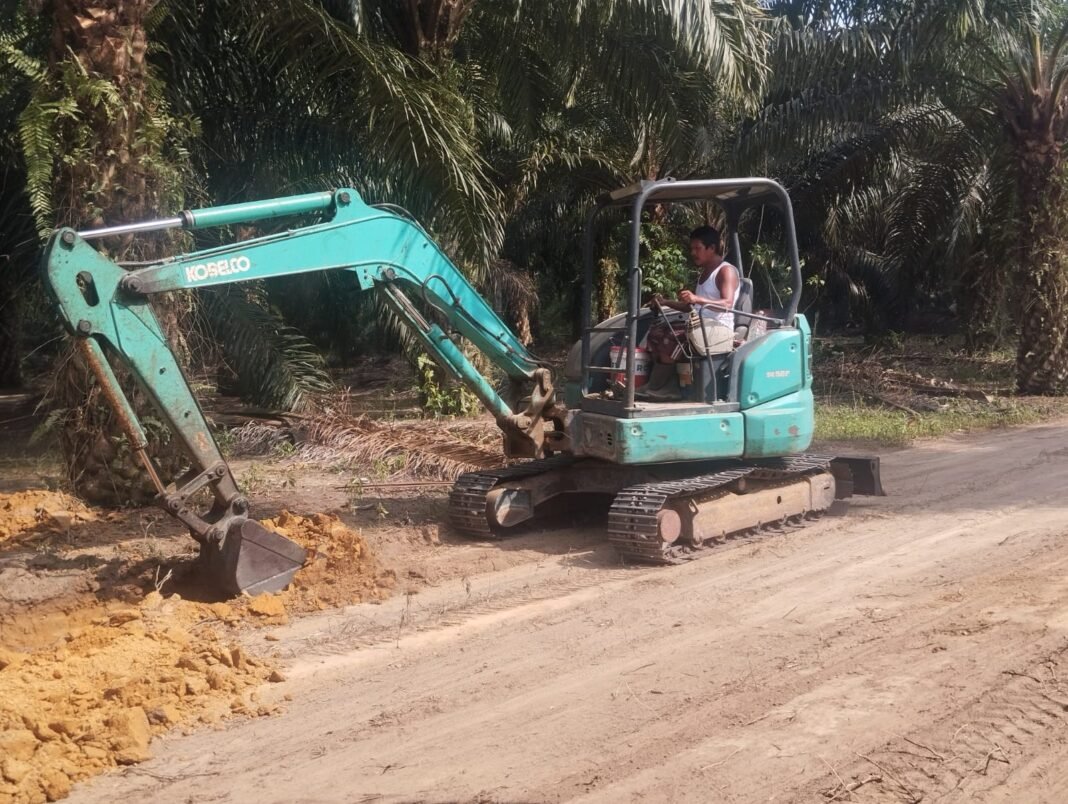Akselerasi Pembukaan Jalan, Satgas TMMD Ke-129 Kodim 0413/Bangka Genjot Ruas Penghubung Desa Deniang dan Penyamun
