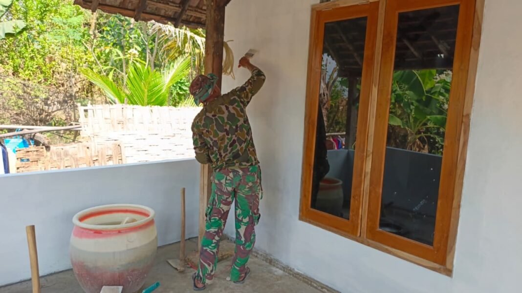 Sentuhan Kreatif di RTLH Dusun Bakon oleh TNI