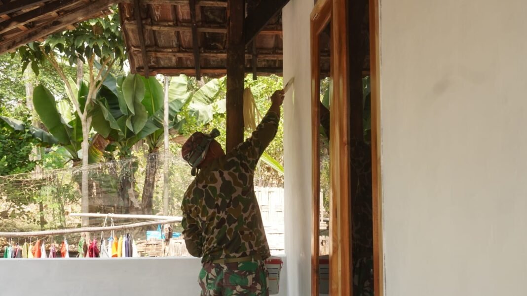 Aksi Iman Prajurit TNI dalam TMMD ke-129 di Lamongan