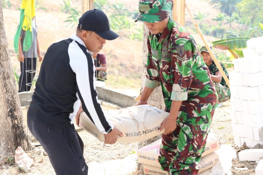 Menembus Tanjakan: Kolaborasi antara TNI dan Warga dalam Program TMMD di Lamongan