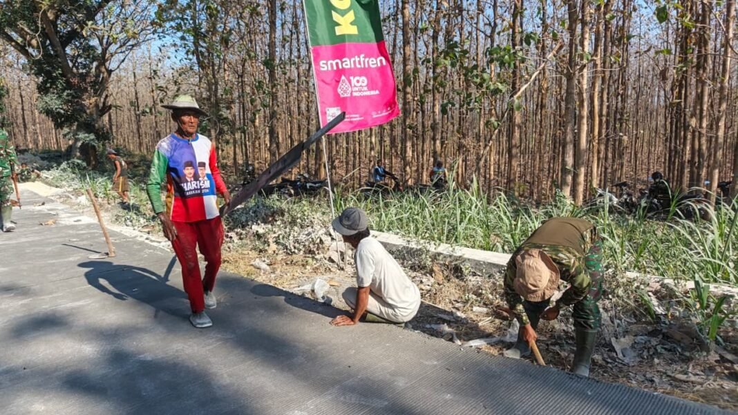 Perjuangan Mbah Samino dan Satgas TMMD 129 di Pagi yang Cerah