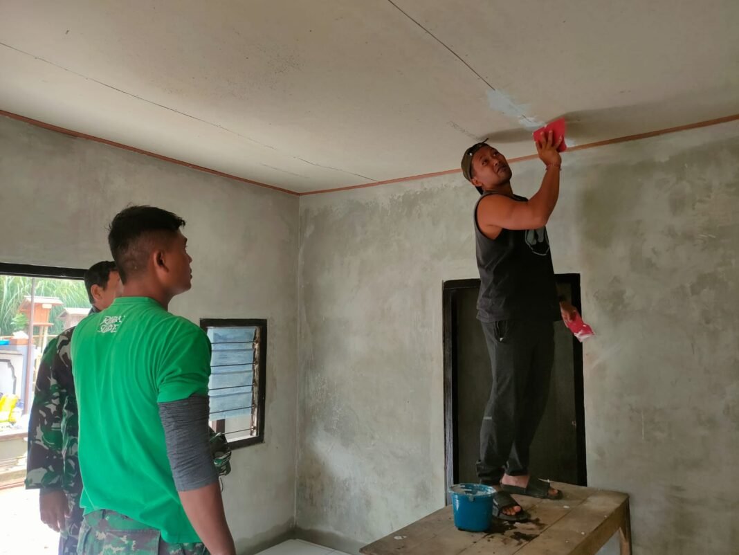 Pekerjaan Finishing RTLH Ni Nengah Madri Dikebut Satgas TMMD Ke-129