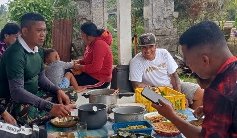 Kebersamaan dalam TMMD: Membangun Desa dengan Gotong Royong