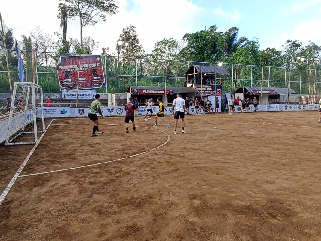 Olahraga Bersama Jadi Sarana Pererat Silaturahmi Satgas TMMD dan Masyarakat
