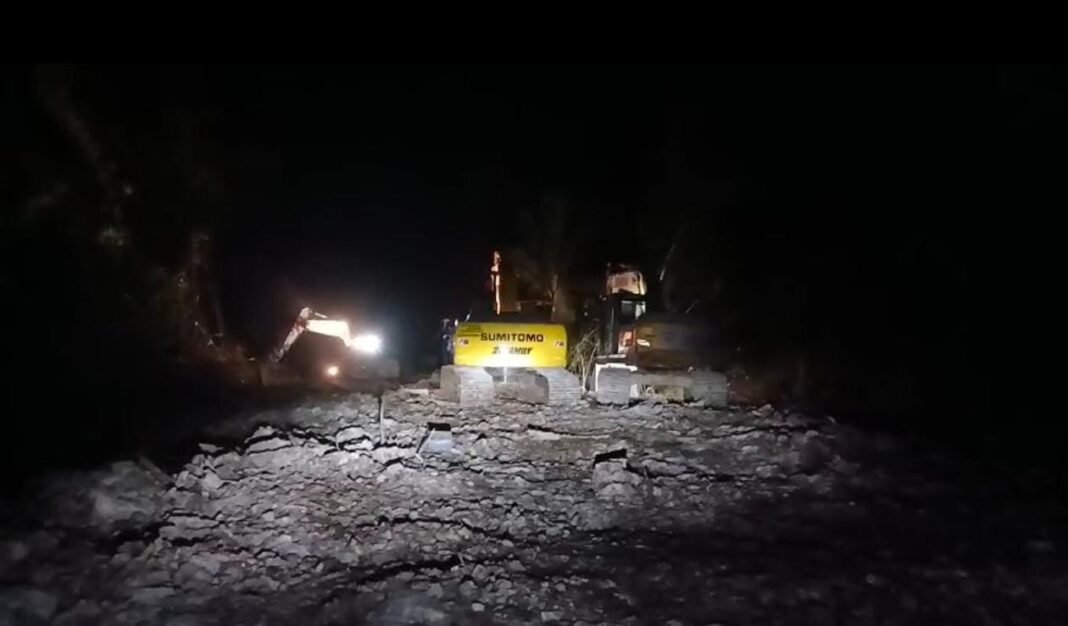 Pekerjaan Malam Satgas TMMD Ke-129 Berujung pada Penyelesaian Jalan