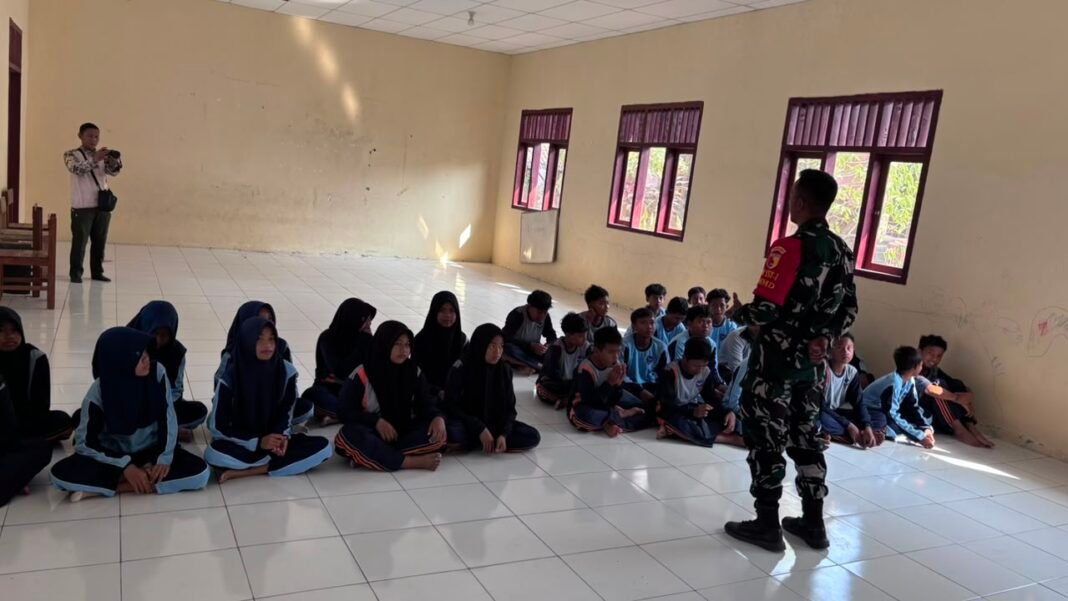 Satgas TMMD Sampaikan Wawasan Kebangsaan kepada Pelajar