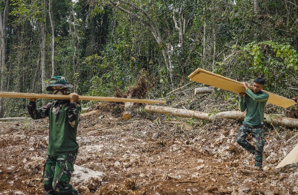 Pembangunan RTLH Didukung Penuh oleh Satgas TMMD dan Warga