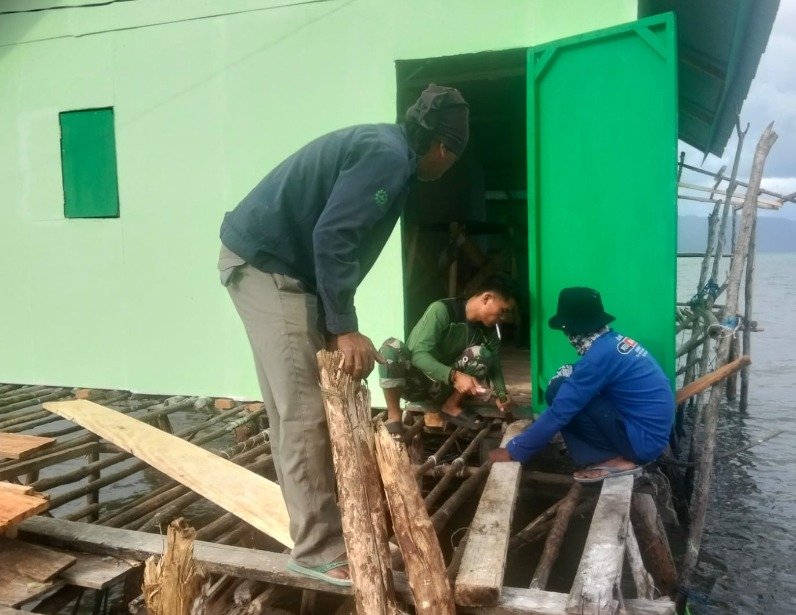 Kemajuan Renovasi RTLH Bapak Nardianto: Pemasangan Lantai Teras Berlangsung