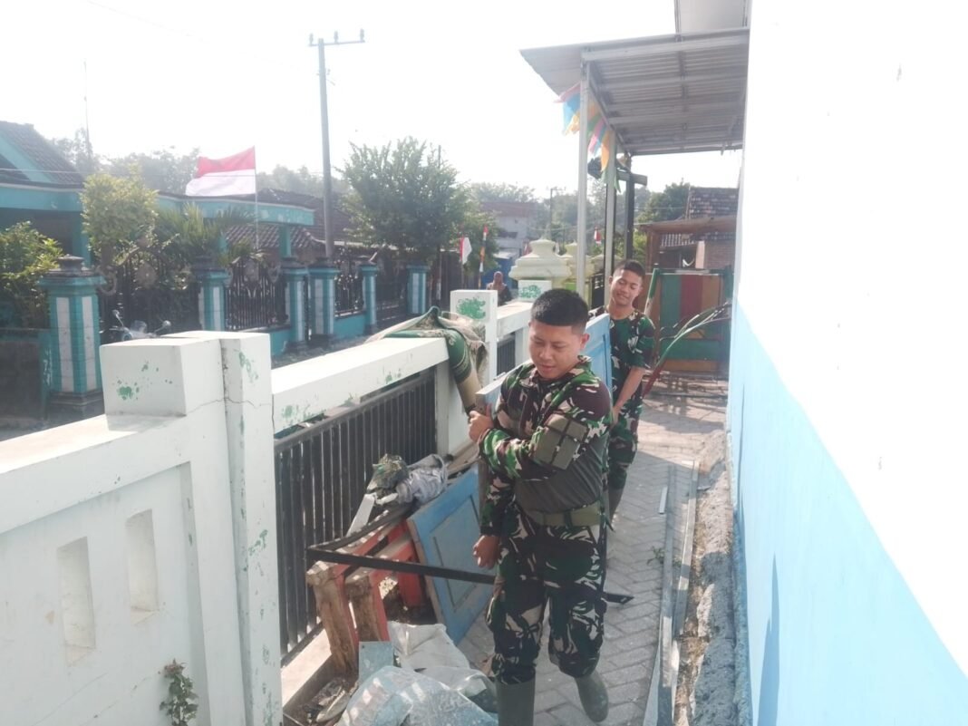Rehabilitasi SDN Kesongo 1: Persiapan Material oleh Satgas TMMD Kodim 0813/Bojonegoro