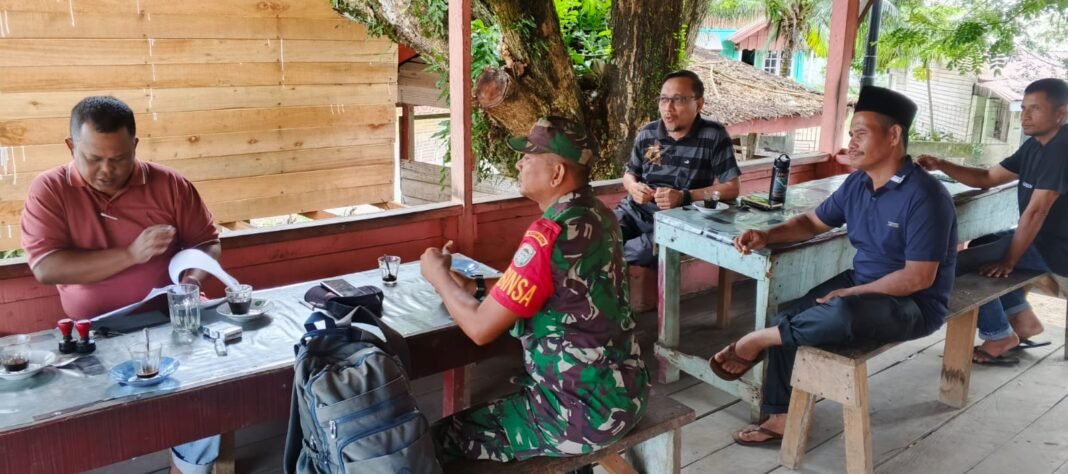 Koramil Setia Bakti Sosialisasikan Pencegahan Karhutla kepada Warga Desa Sawang