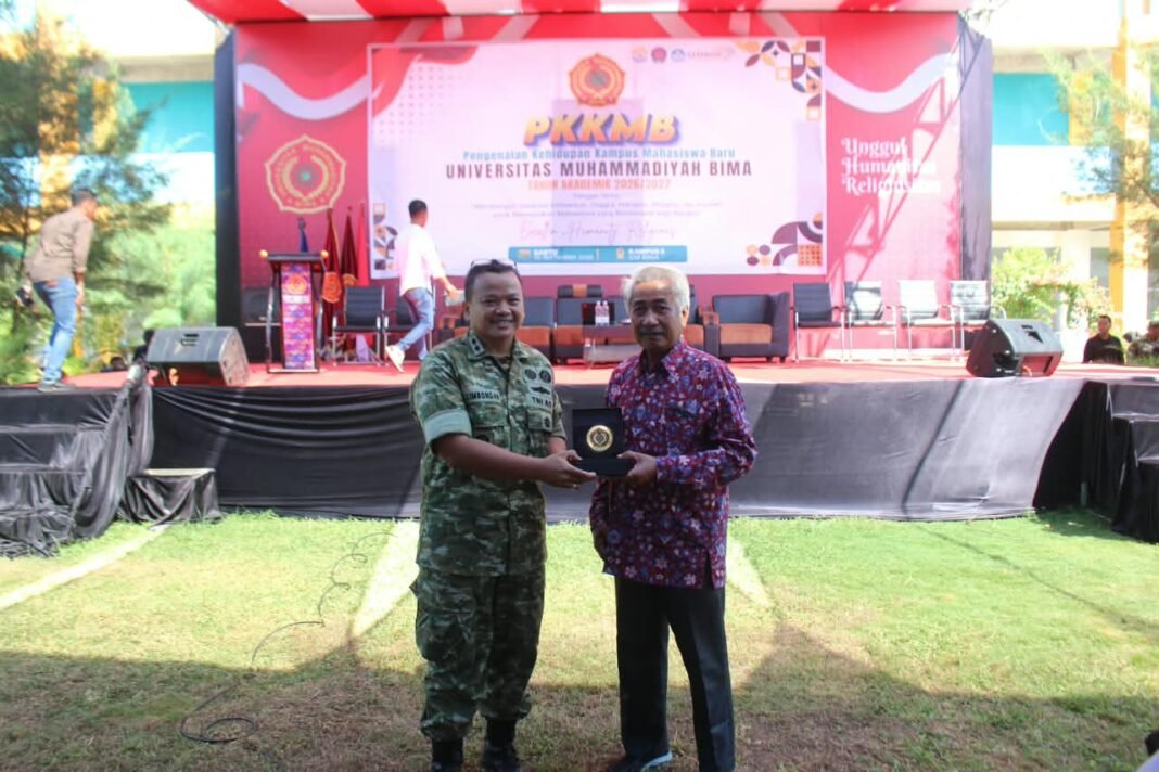 Kuliah Wawasan Kebangsaan, Dandim 1608/Bima Berikan Beasiswa Satu Semester untuk Dua Mahasiswa (v5)