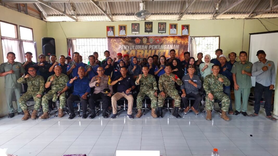 Tim Mabes TNI Dorong Kesadaran Masyarakat Anjir Kalampan dalam Pencegahan Karhutla (v5)