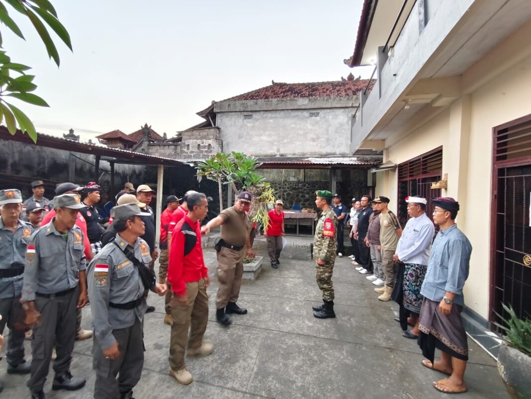 Kegiatan Patroli di Semarapura Kauh untuk Ciptakan Keamanan