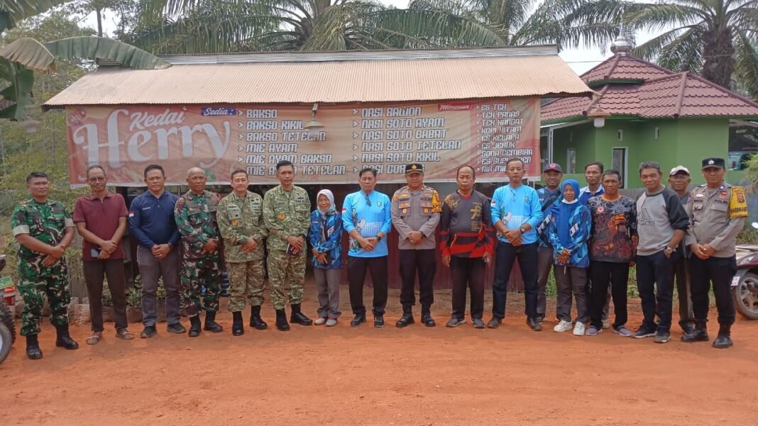 Sinergitas TNI dan Masyarakat dalam Menghadapi Karhutla