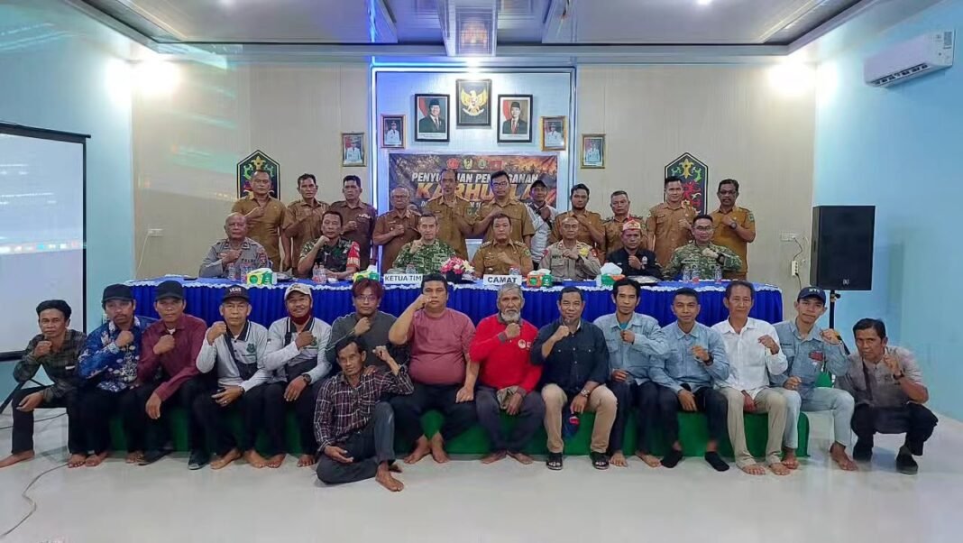 Penyuluhan TNI untuk Cegah Karhutla di Desa Mambulau Barat