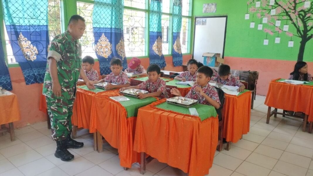 Keterlibatan Babinsa dalam Program Gizi Gratis di Sidrap