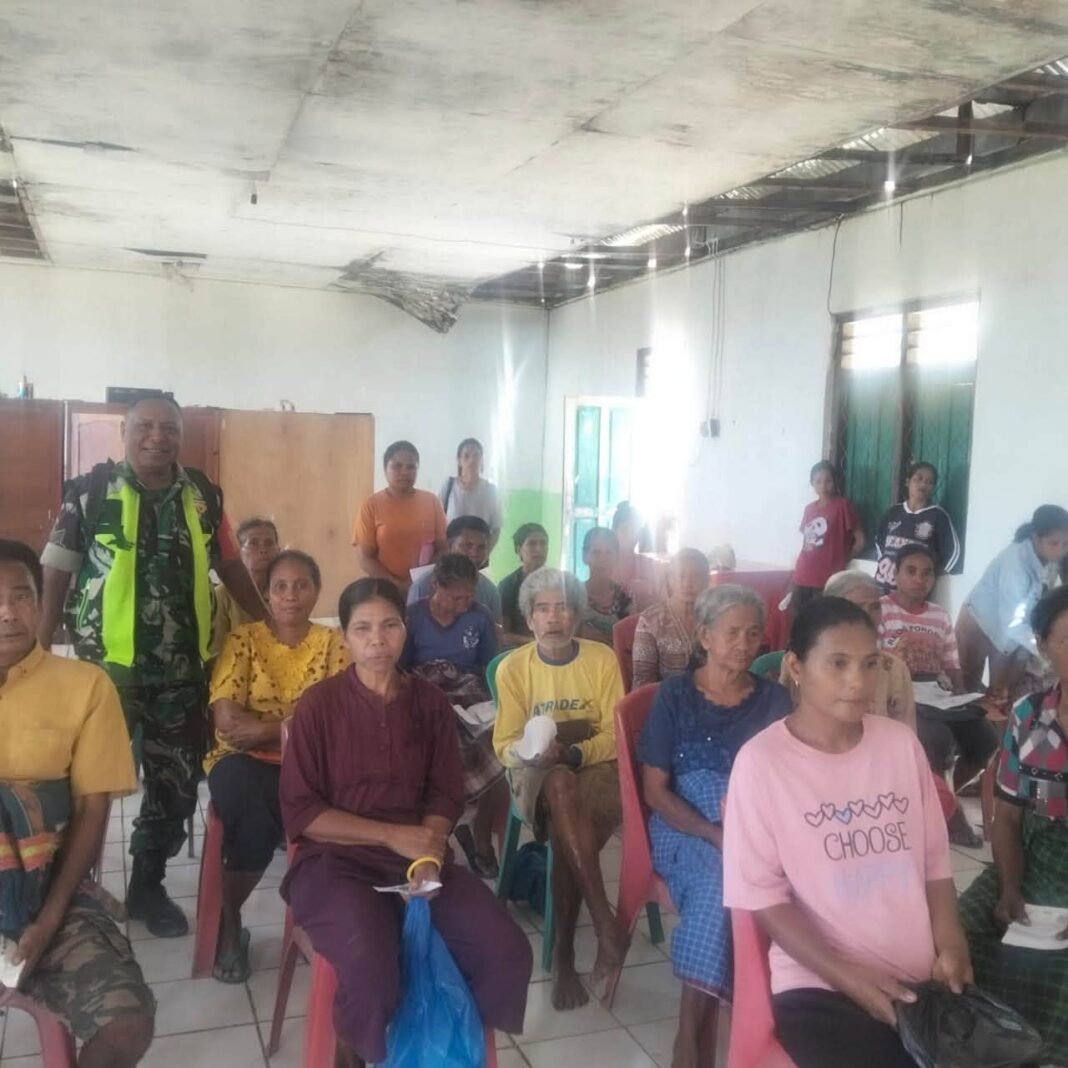 Dukung Ketahanan Pangan, TNI Dampingi Penyaluran Beras Bantuan di Sumba Barat