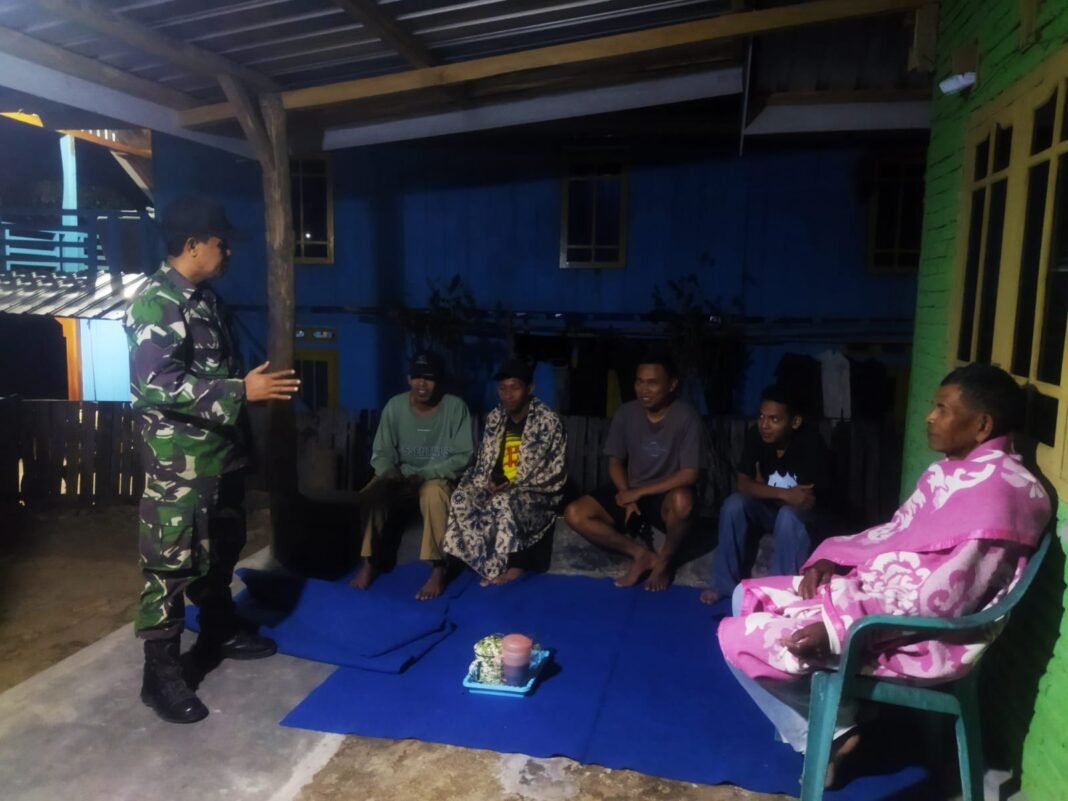 Jaga Stabilitas Keamanan Wilayah, Anggota Koramil Ropang Kelilingi Kecamatan Lantung