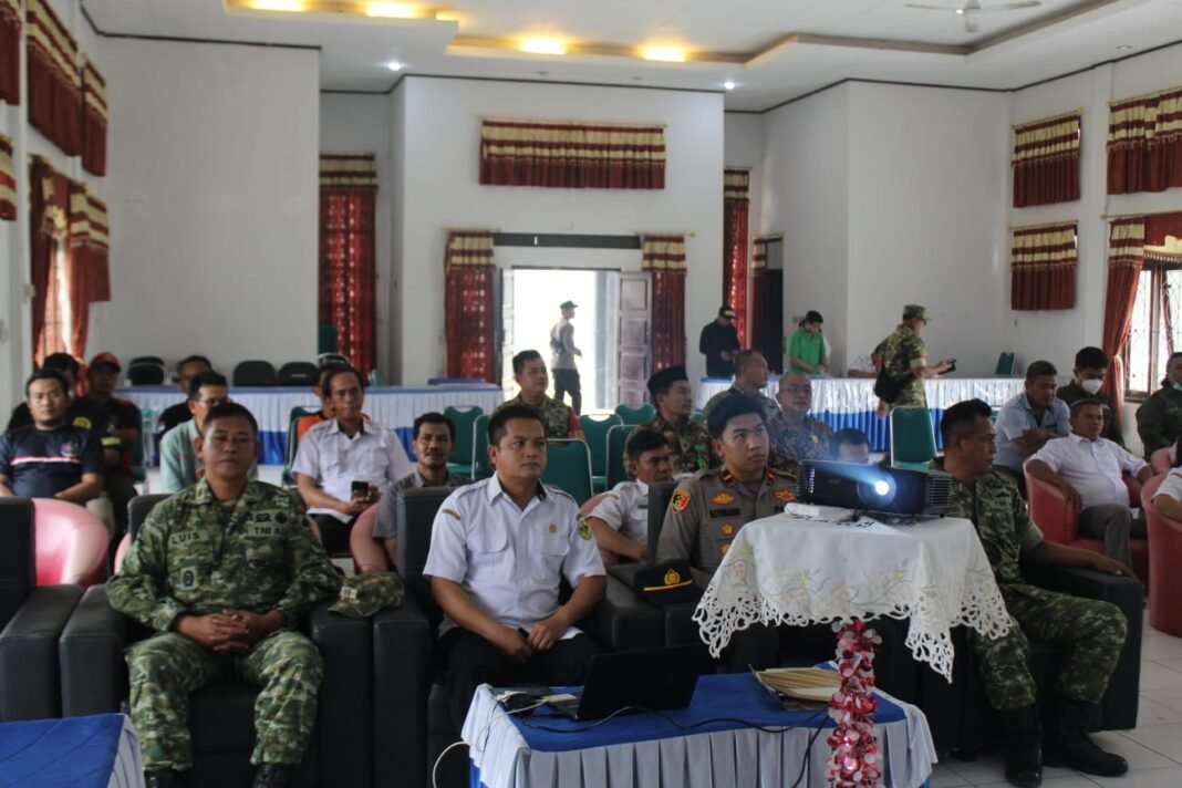 Kodim 1018/Gms Dampingi Sosialisasi Karhutla dari Mabes TNI di Desa Sumur Mas