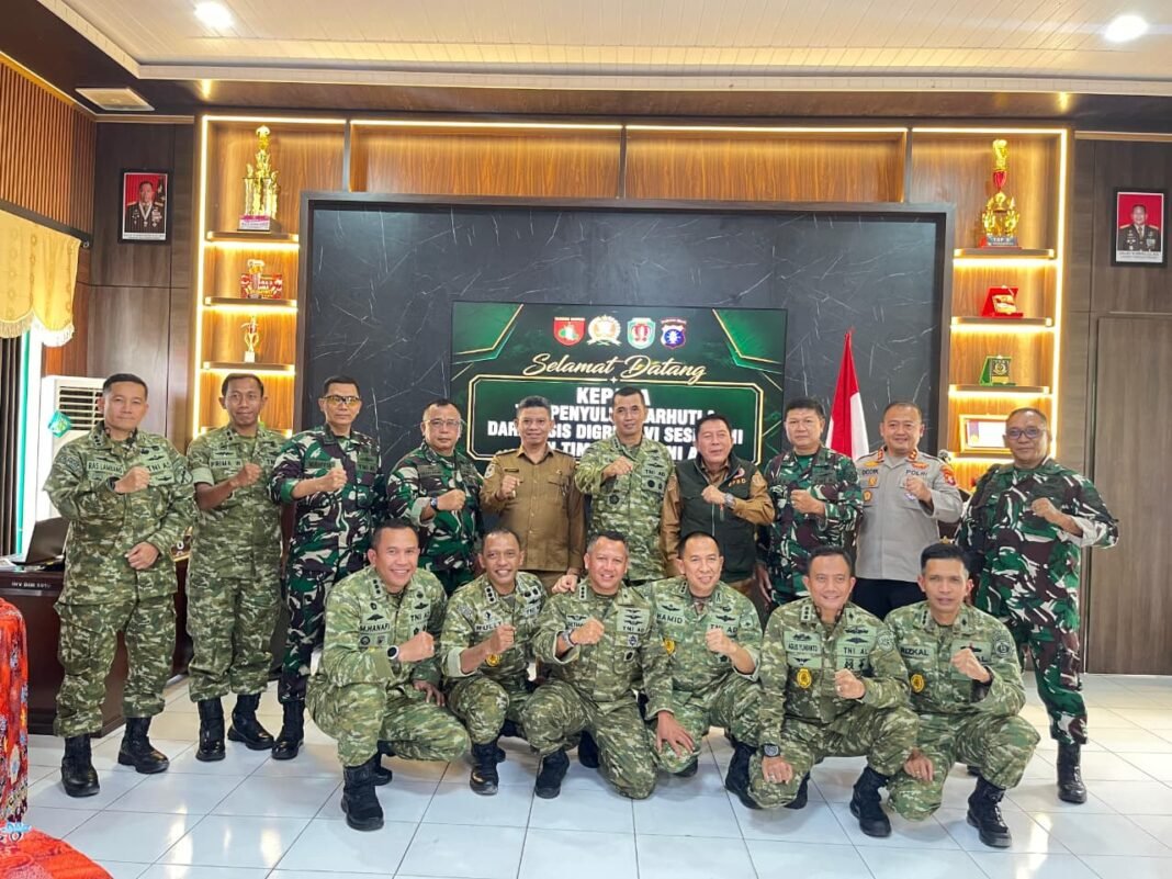 Tim Mabes TNI AL dan Pasis Sesko TNI Pantau Lokasi Rawan Karhutla di Katingan