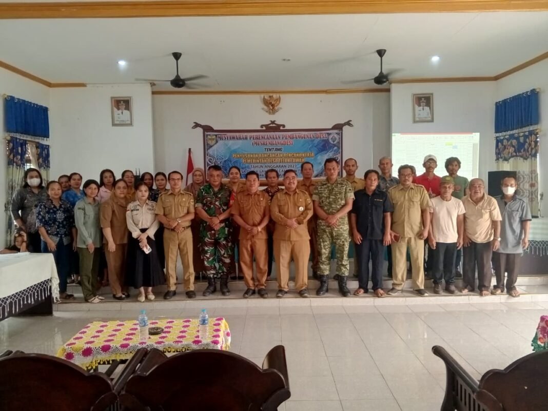 Dukung Pembangunan Desa, Babinsa dan Tim Mabesad Hadiri Forum Musyawarah di Tewah