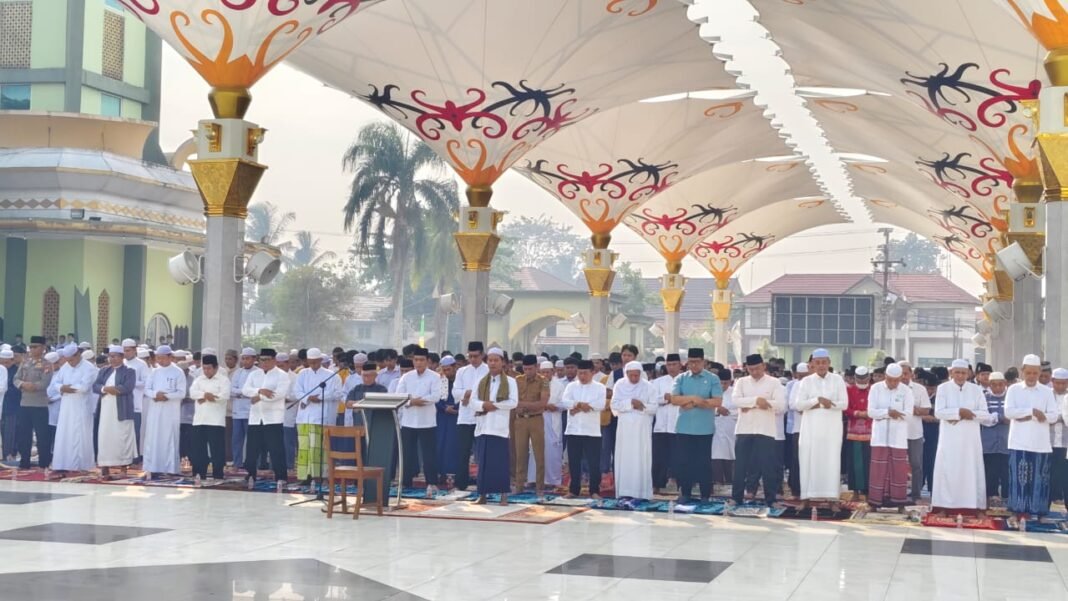 Ketuk Pintu Langit, Tim Karhutla Mabes TNI dan Tokoh Agama Kapuas Sholat Minta Hujan