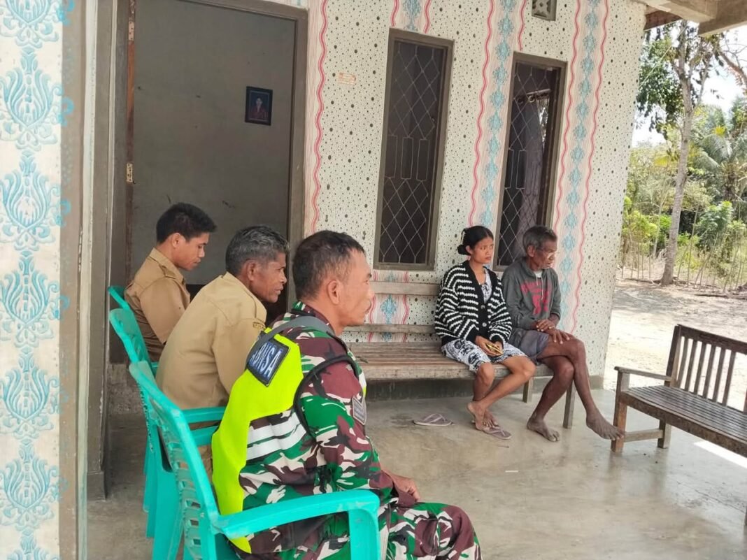 Sinergi Babinsa dan Warga Katikuloku dalam Menjaga Ketertiban Lingkungan