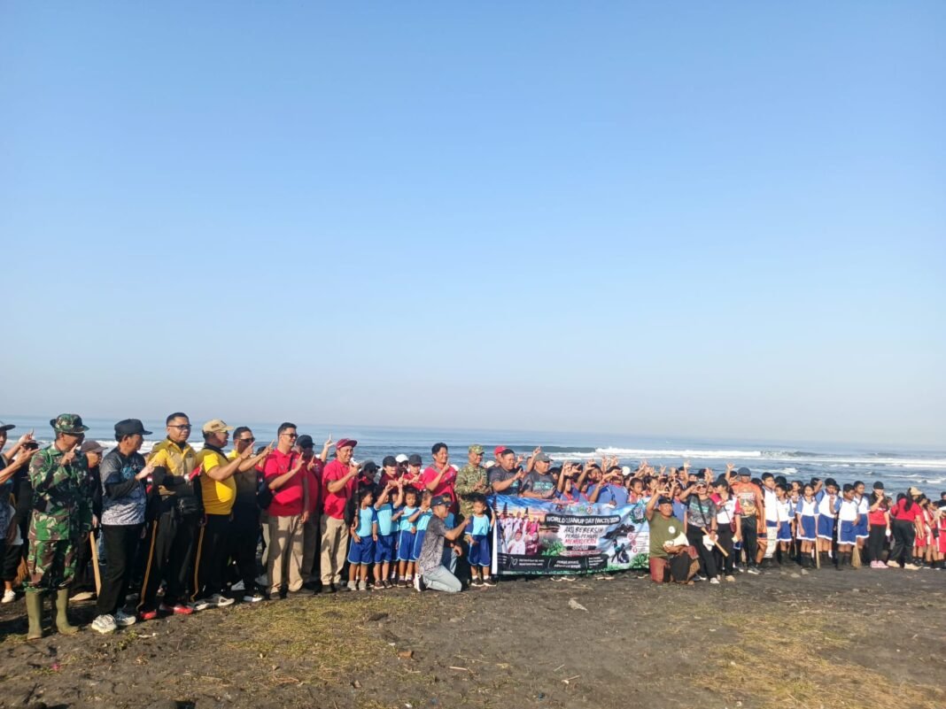 Bersih Pantai Serentak di World Cleanup Day 2026 di Bali