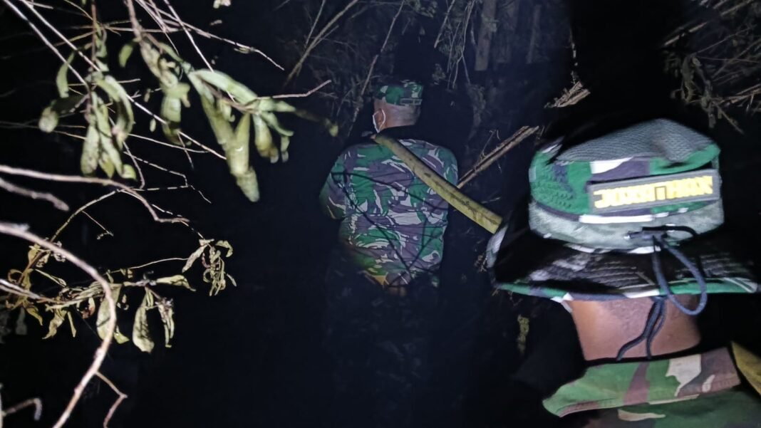 Tim Gabungan Dipimpin Dandim 1015/Sampit Berupaya Atasi Kebakaran Hutan