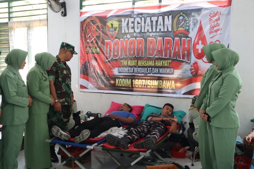 Dandim 1607/Sumbawa Berpartisipasi dalam Donor Darah HUT TNI