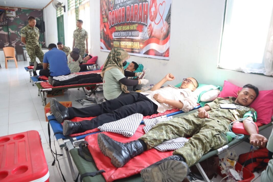 Kegiatan Donor Darah Oleh Kodim 1607/Sumbawa dalam Rangka HUT ke-81 TNI