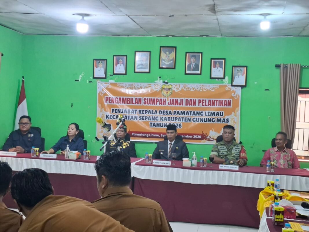 Babinsa Serma Siswanto Ikut Serta Dalam Pelantikan Kepala Desa Pematang Limau