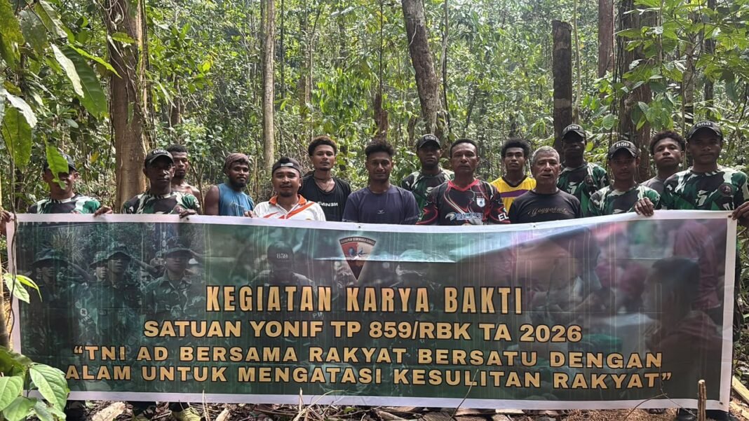 Solidaritas Prajurit Yonif TP 859/RBK Dalam Penggalangan Dana Gereja