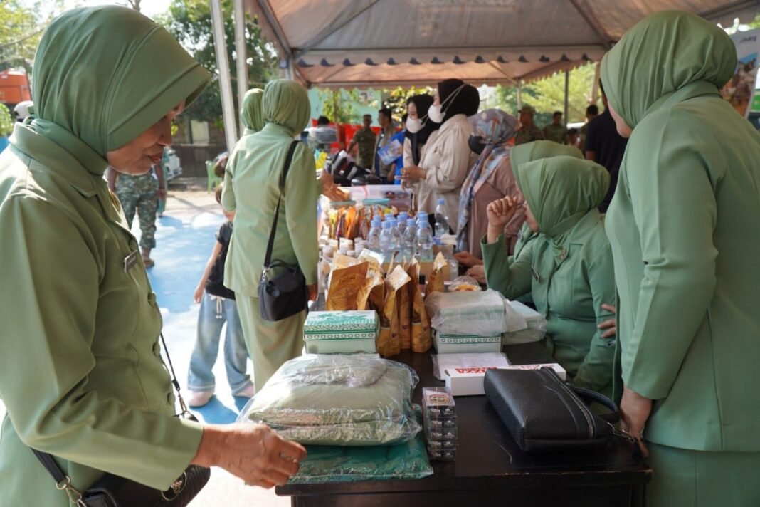 Meriahkan HUT TNI ke-81, Kodim 1420/Sidrap Gelar Bhakti Kesehatan dan Bazar Murah