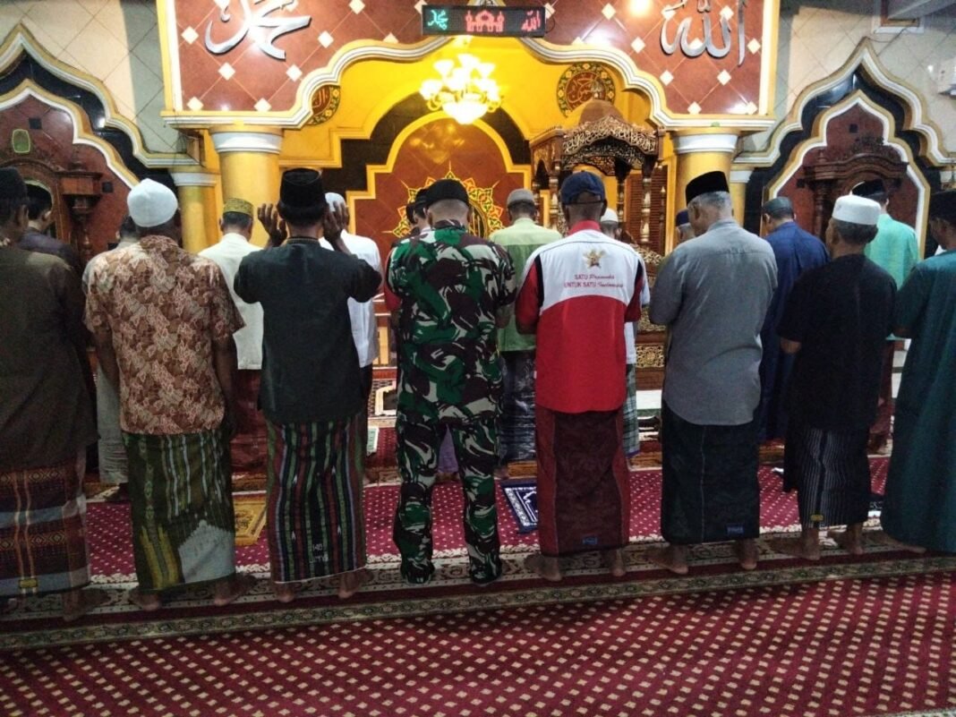 Babinsa Kodim 1420/Sidrap Laksanakan Safari Subuh di Lingkungan Warga