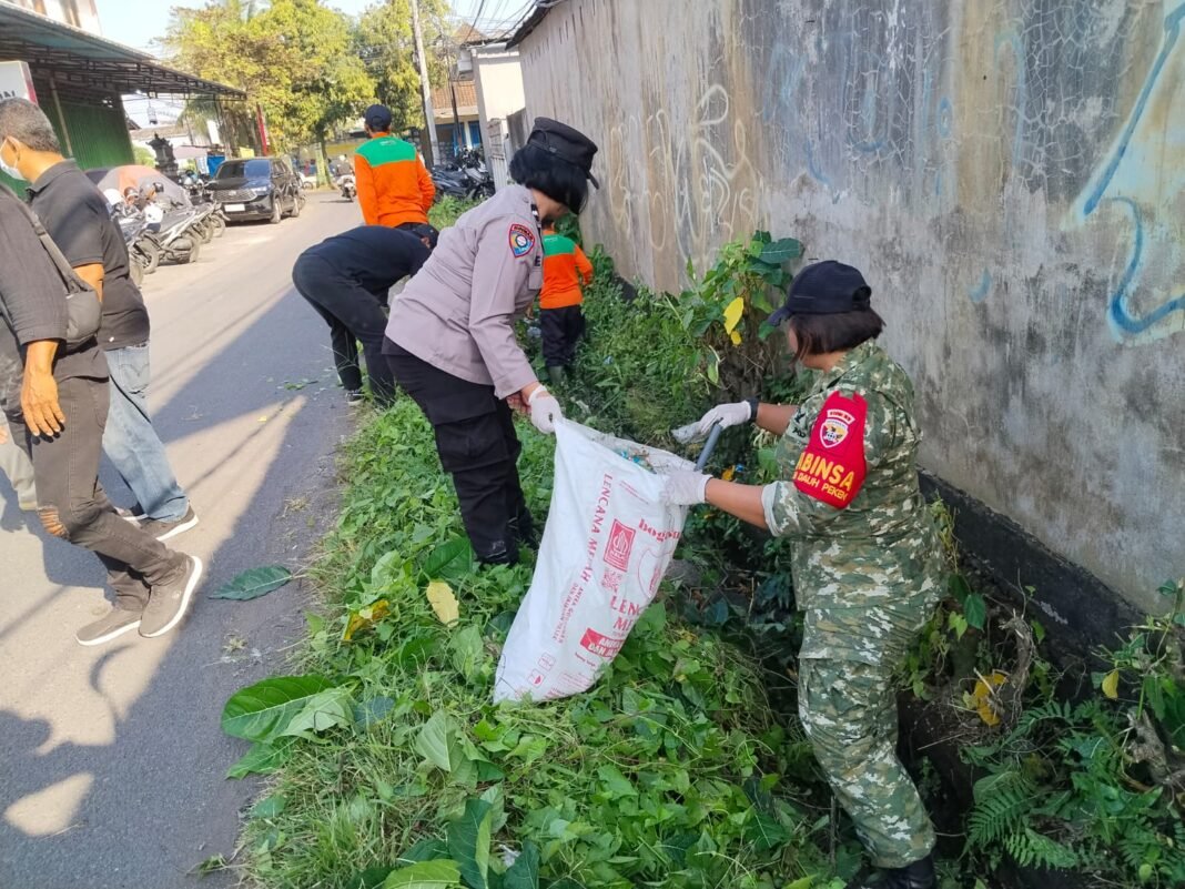 Sinergi Instansi dan Masyarakat dalam Aksi Bersih di Tabanan