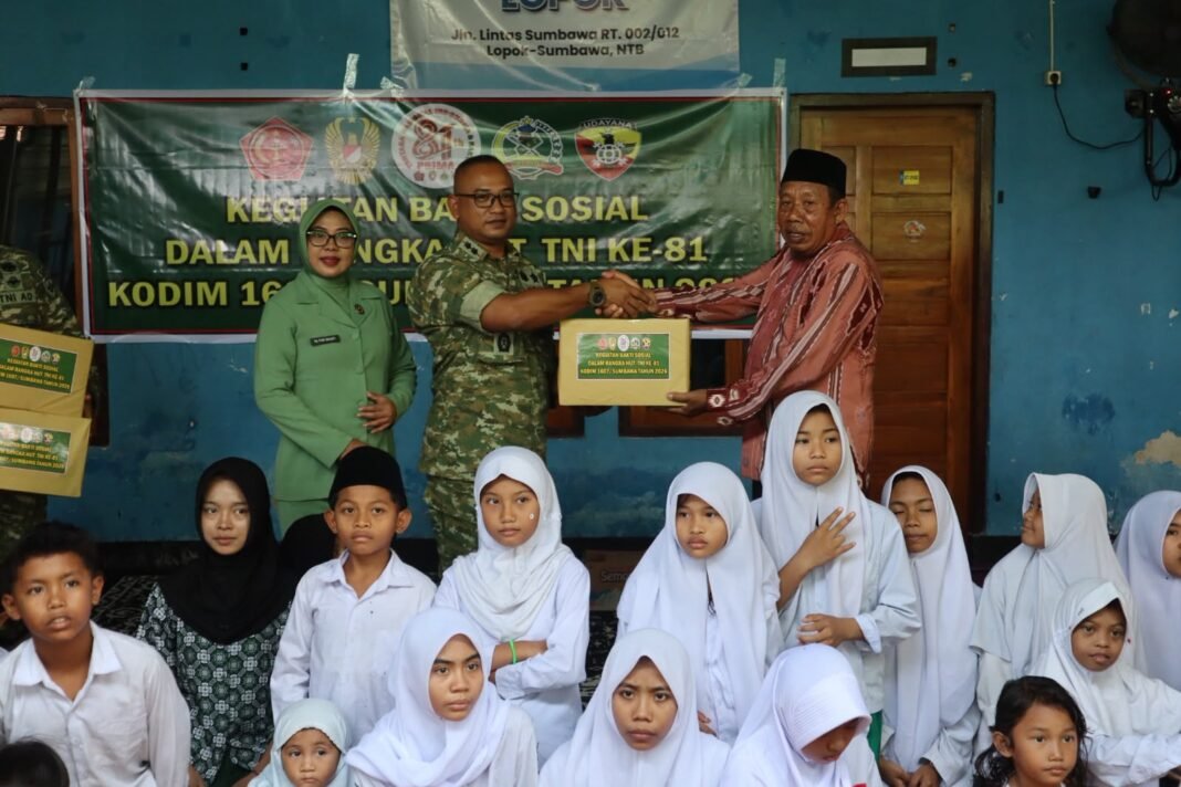 Peringatan HUT TNI ke-81: Kodim 1607/Sumbawa Serahkan Sembako