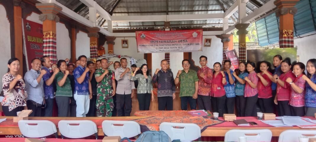 Sertu Kadek Muliana Hadiri Musdes di Desa Jehem
