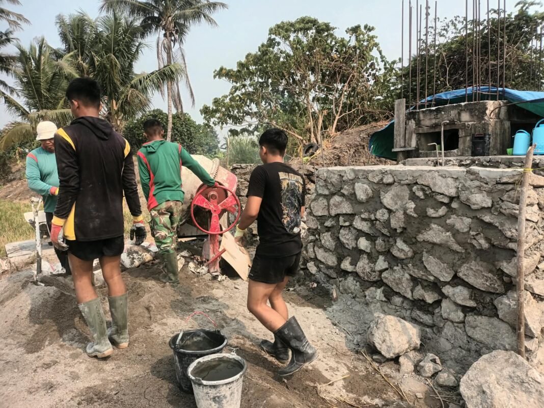 Kodim 1420/Sidrap Fokus pada Pembangunan Akses Jalan Melalui Jembatan Gantung