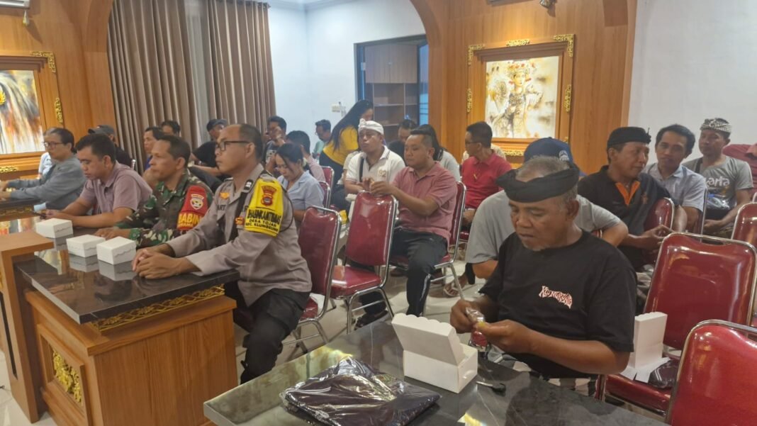 Kehadiran Babinsa di Rapat Penetapan Calon Perbekel Desa Tojan