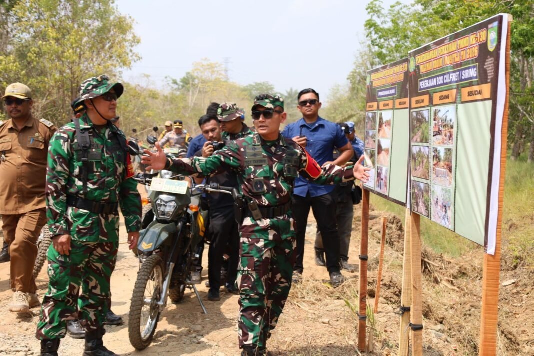 Dandim Beserta Bupati Tinjau Pembangunan TMMD Ke-130